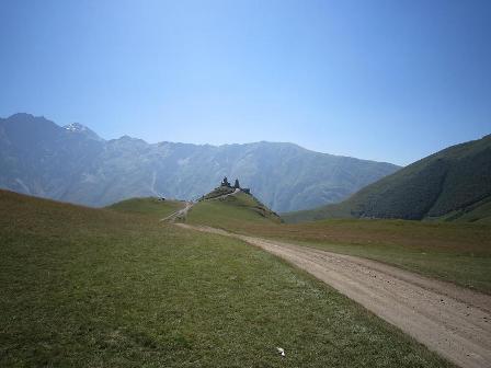 کلیسای سامِبی( سه گانه) در کوه غازبگی کلیسای سامِبی( سه گانه) در کوه غازبگی