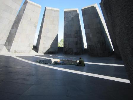 بناي يادبود كشتار ارمنيان بهدست تركهاي عثماني بناي يادبود كشتار ارمنيان بهدست تركهاي عثماني