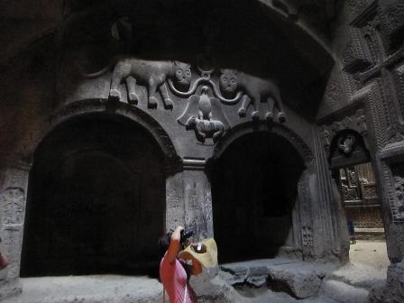 درون كليسا درون كليسا